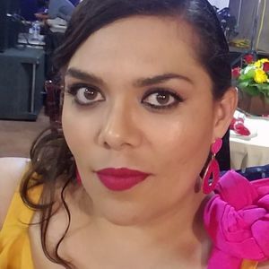 Meet your Posher, Claudia